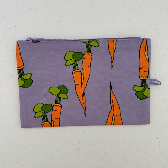 Baggu LARGE Flat Pouch - Carrots & Berries - Picture 2 of 2